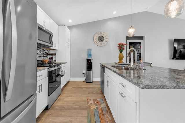 410 GARFIELD AVENUE NW, Port Charlotte, FL 33952