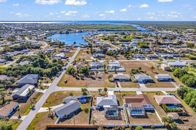 410 GARFIELD AVENUE NW, Port Charlotte, FL 33952