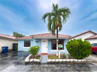 11543 SW 6th St, Miami, FL 33174