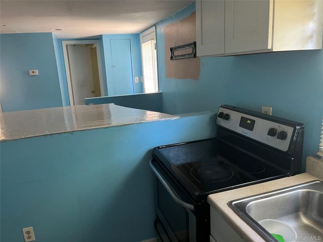 32 7th Avenue S, Huntington Station, NY 11746
