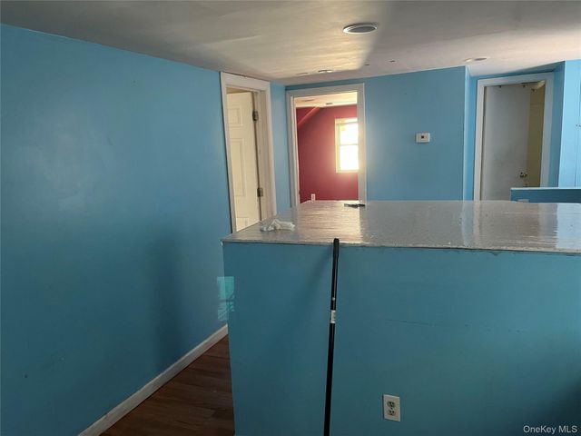 32 7th Avenue S, Huntington Station, NY 11746