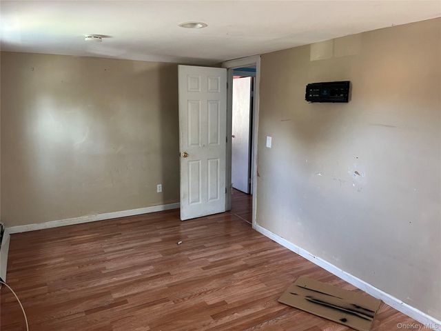 32 7th Avenue S, Huntington Station, NY 11746