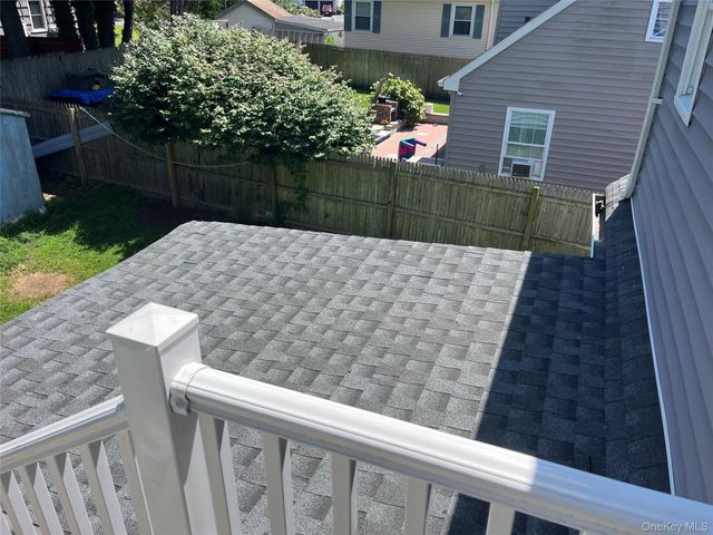 32 7th Avenue S, Huntington Station, NY 11746