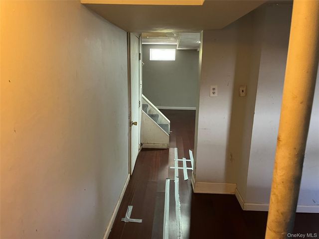 32 7th Avenue S, Huntington Station, NY 11746