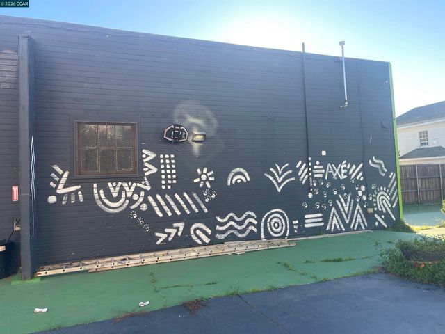 3261 Martin Luther king jr way, Oakland, CA 94609