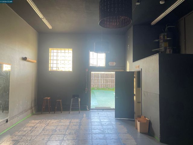 3261 Martin Luther king jr way, Oakland, CA 94609