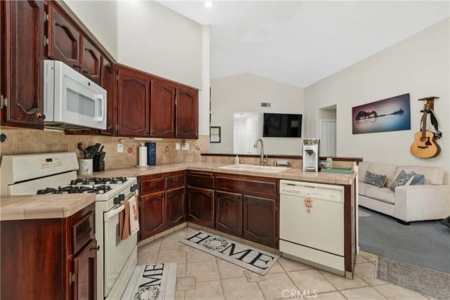 22600 Country Gate, Moreno Valley, CA 92557