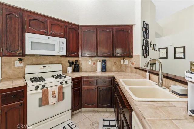 22600 Country Gate, Moreno Valley, CA 92557