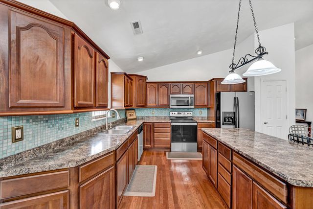 N 16 Bruffey ST, Salem, VA 24153