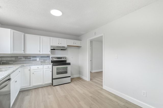 3130 S Richmond, Wichita, KS 67217