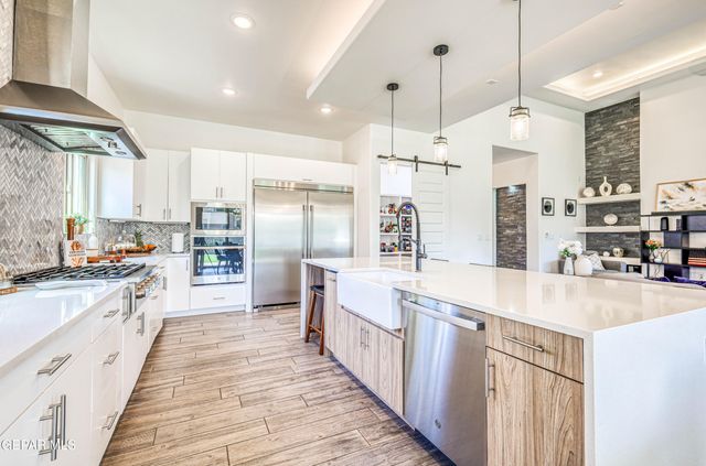 5620 RIVER RUN Street, El Paso, TX 79932