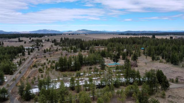 18324 W Burnett Rd, Nine Mile Falls, WA 99026