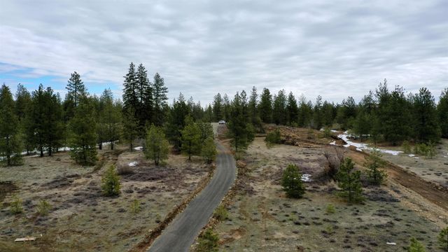 18324 W Burnett Rd, Nine Mile Falls, WA 99026