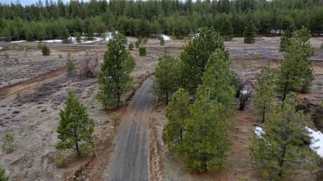 18324 W Burnett Rd, Nine Mile Falls, WA 99026