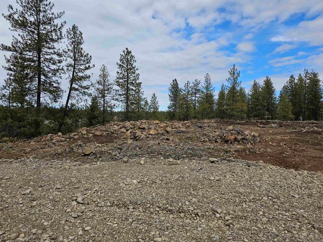 18324 W Burnett Rd, Nine Mile Falls, WA 99026