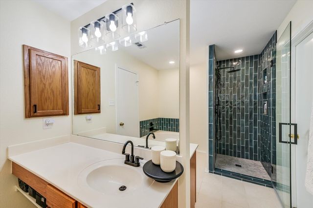 11201 Blairview LN, Austin, TX 78748