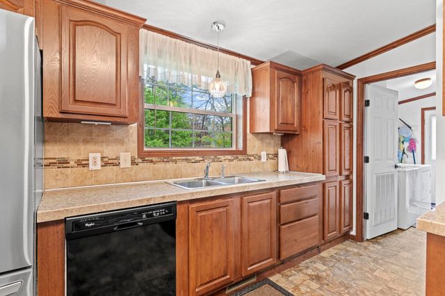 16 Eric Avenue, Nashua, NH 03062