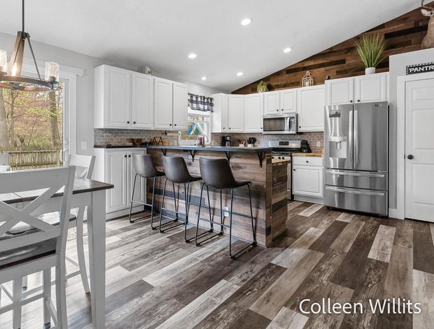 15324 Grand Oak Road, Grand Haven, MI 49417