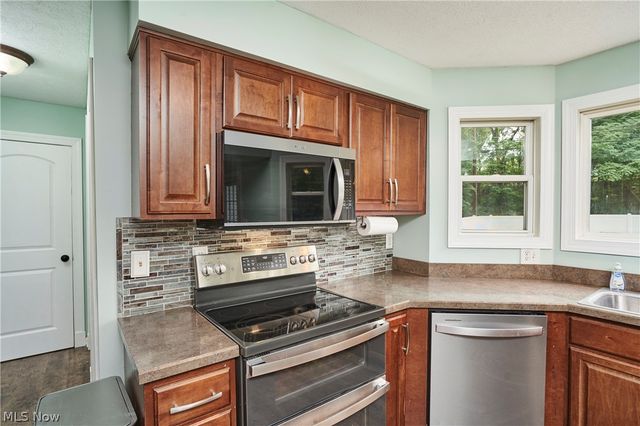 2936 Vincent Road, Silver Lake, OH 44224