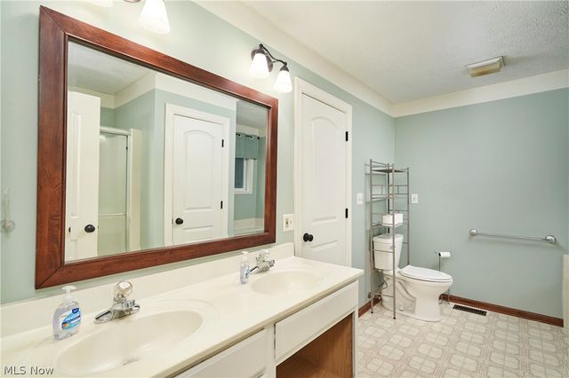 2936 Vincent Road, Silver Lake, OH 44224