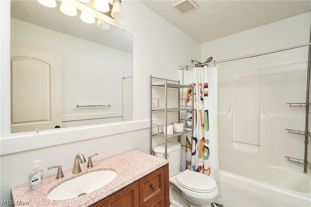 2936 Vincent Road, Silver Lake, OH 44224