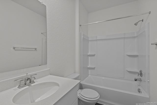 4063 Paddock Trail, Seguin, TX 78155