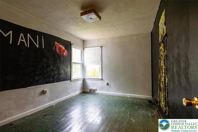 3 Oak Drive, Luzerne, PA 18707