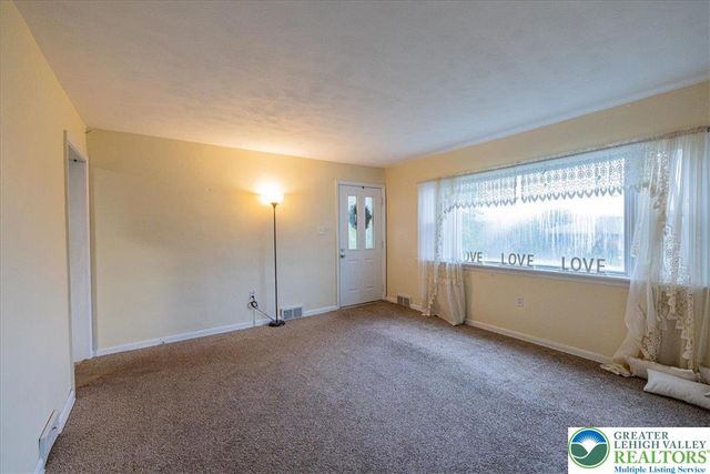 3 Oak Drive, Luzerne, PA 18707