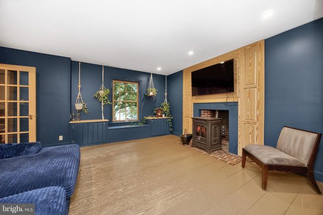 734 N CHESTER RD, West Chester, PA 19380