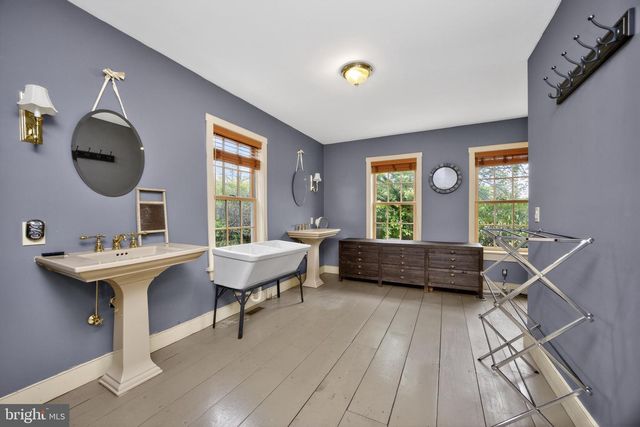 734 N CHESTER RD, West Chester, PA 19380