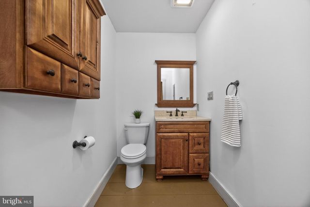 734 N CHESTER RD, West Chester, PA 19380