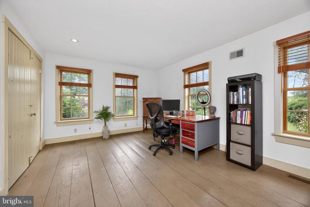 734 N CHESTER RD, West Chester, PA 19380