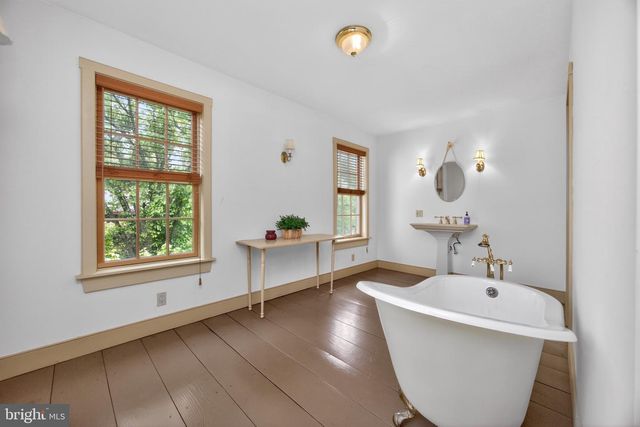 734 N CHESTER RD, West Chester, PA 19380