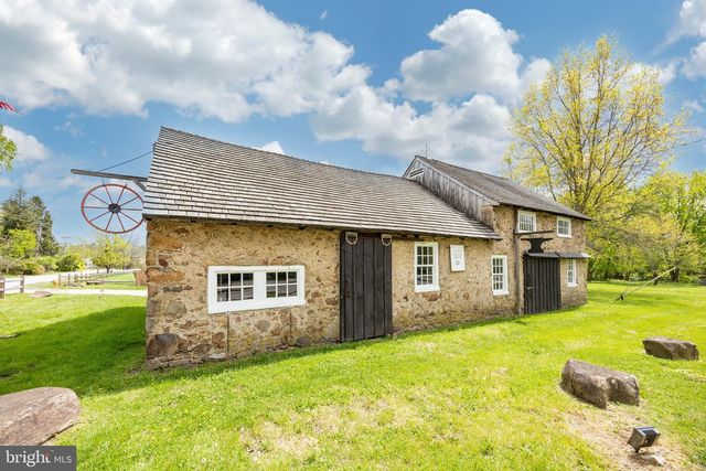 734 N CHESTER RD, West Chester, PA 19380