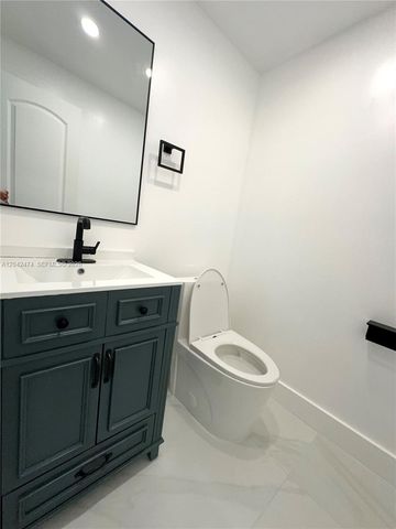 17620 Atlantic Boulevard 310, Sunny Isles Beach, FL 33160
