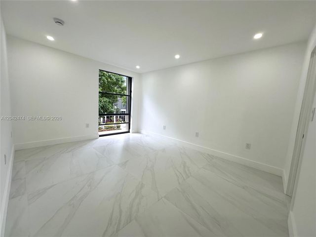 17620 Atlantic Boulevard 310, Sunny Isles Beach, FL 33160
