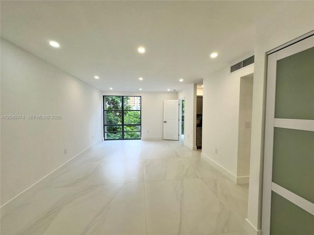 17620 Atlantic Boulevard 310, Sunny Isles Beach, FL 33160