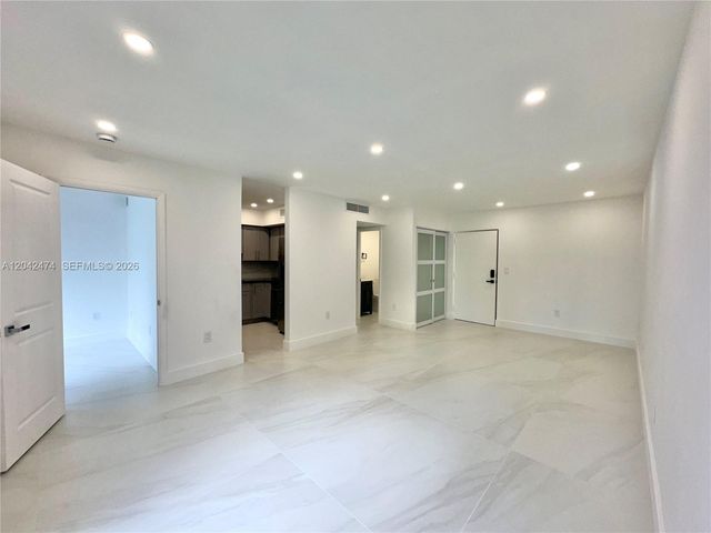 17620 Atlantic Boulevard 310, Sunny Isles Beach, FL 33160