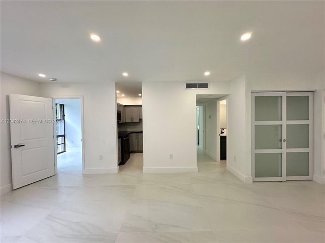 17620 Atlantic Boulevard 310, Sunny Isles Beach, FL 33160