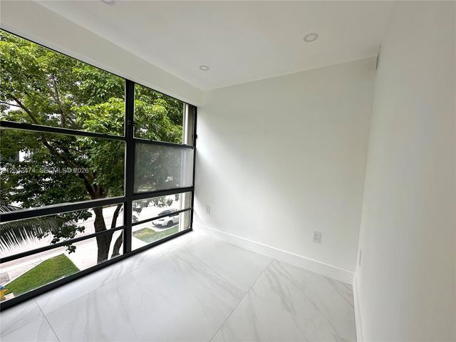 17620 Atlantic Boulevard 310, Sunny Isles Beach, FL 33160