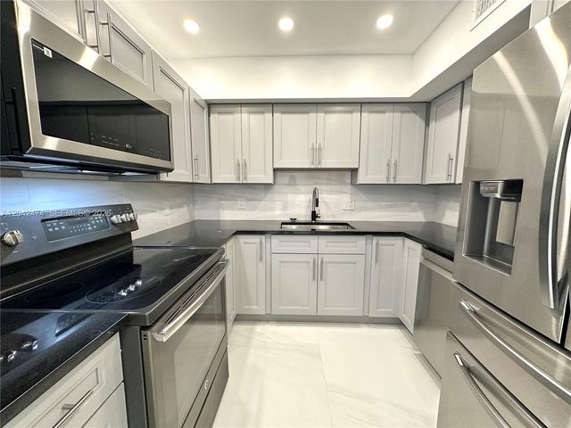 17620 Atlantic Boulevard 310, Sunny Isles Beach, FL 33160