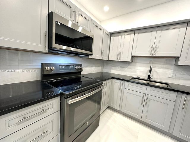 17620 Atlantic Boulevard 310, Sunny Isles Beach, FL 33160