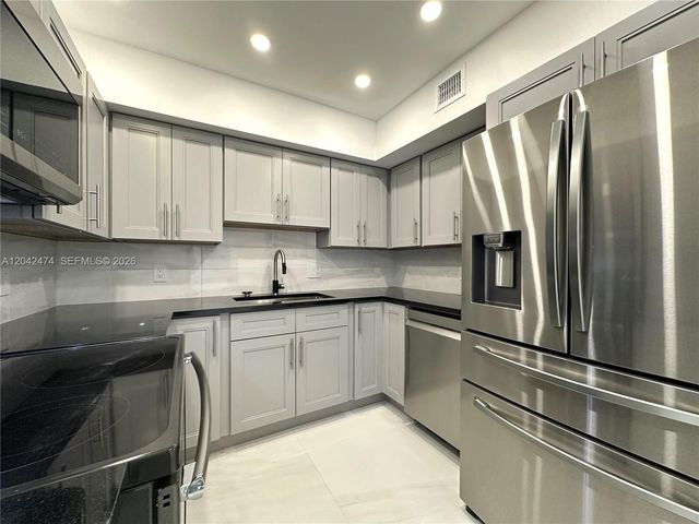 17620 Atlantic Boulevard 310, Sunny Isles Beach, FL 33160