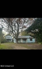 11187 Dewey Lawrence Circle, D'iberville, MS 39540