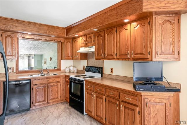 898 County Route 21, Hannibal, NY 13074