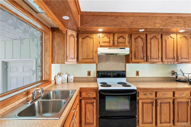898 County Route 21, Hannibal, NY 13074