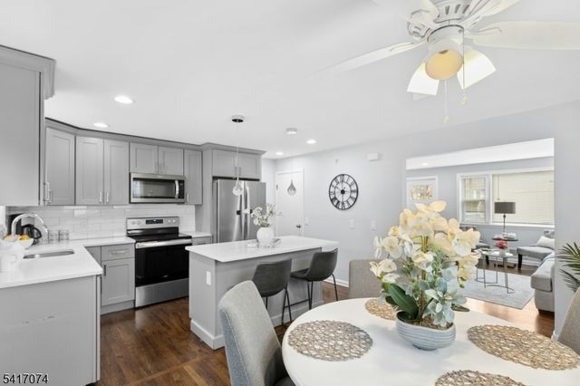 1652 Park St, Rahway City, NJ 07065