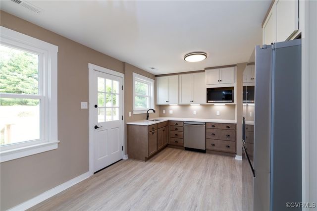 7970 Kenmore Dr, Mechanicsville, VA 23111
