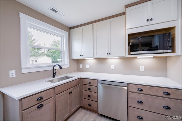 7970 Kenmore Dr, Mechanicsville, VA 23111