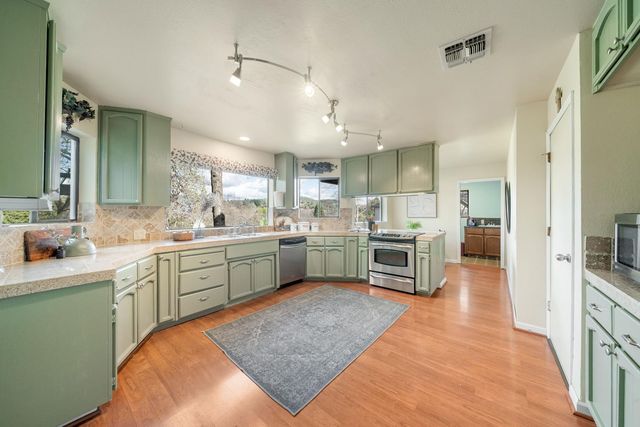 3218 Cambridge Rd, Cameron Park, CA 95682